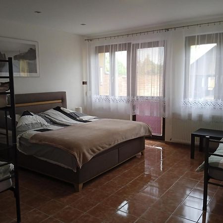 Chalupa V Meruňkovém Sadu Šakvice Habitación foto
