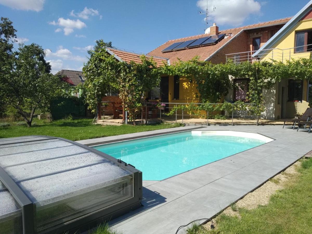 Chalupa V Meruňkovém Sadu Šakvice Exterior foto